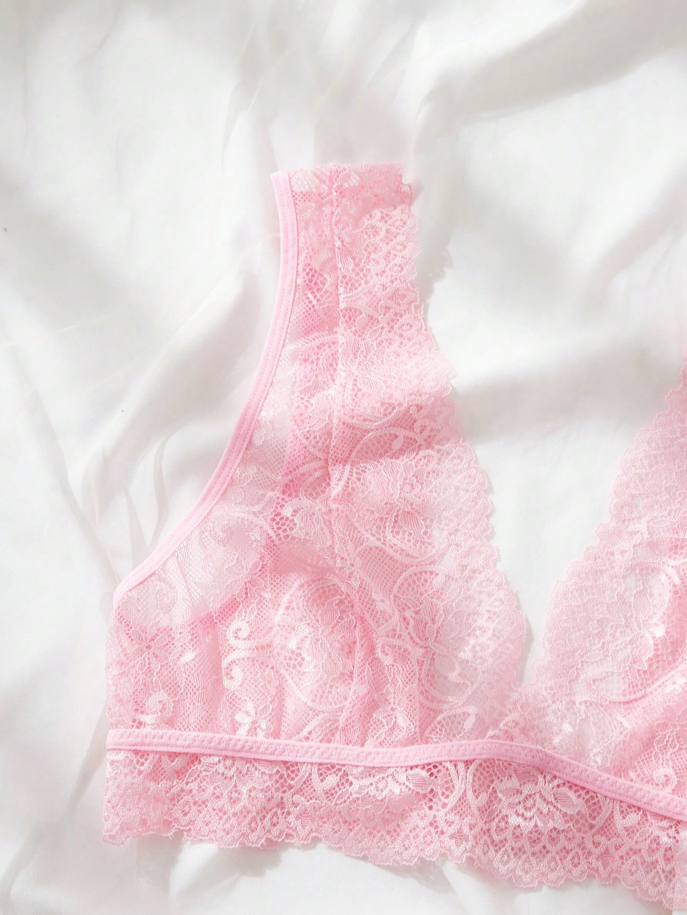 ピンクのレースランジェリーセット、透け感のある花柄ブラレット - Lace Bralette Set のレビューと価格