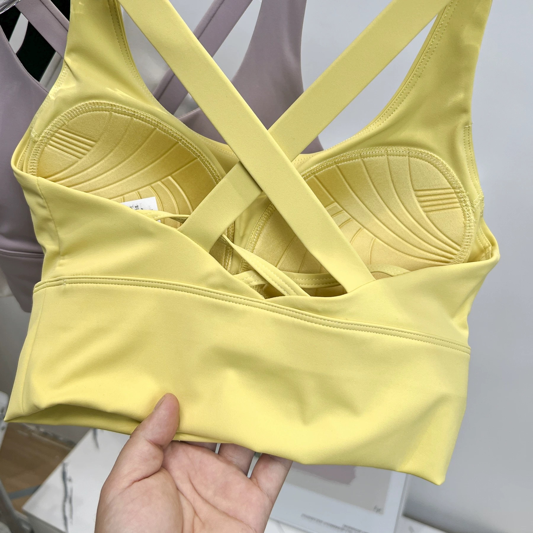 耐衝撃ランニング＆ヨガブラ – オールインワンカッププッシュ - Minimizer Bra Women のレビューと価格