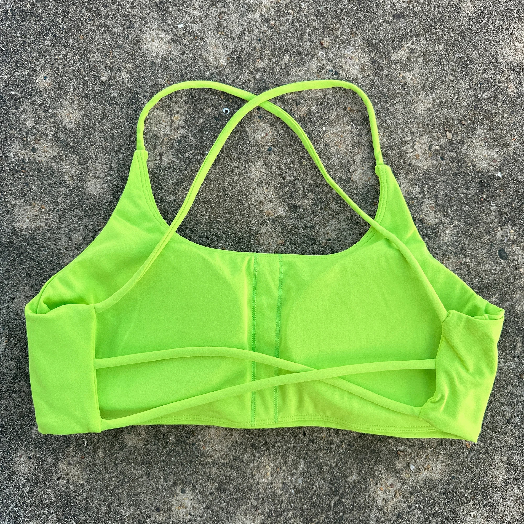 ソリッドカラータイト総合トレーニング女性フィットネスブラジャ - Underwire Bra Padded のレビューと価格